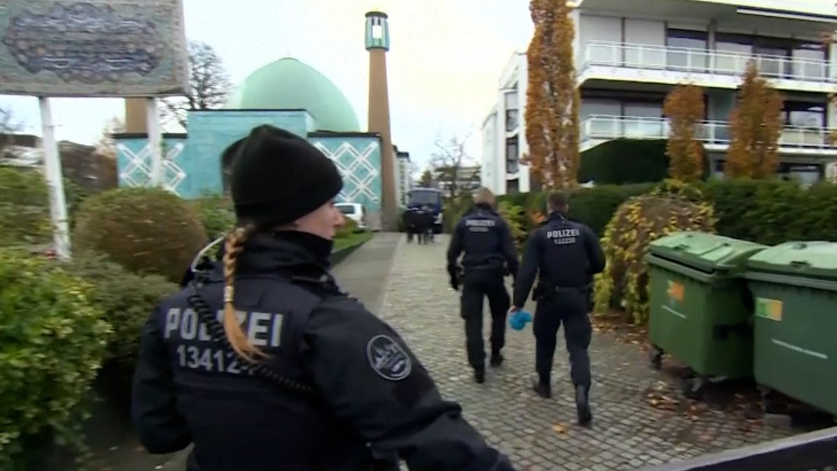 Teď budeme postupovat tvrdě. Německá policie udeřila na Islámské centrum v Hamburku